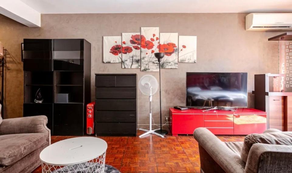 Studio Elysees Parijs Buitenkant foto
